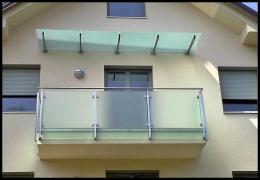 DOMINOX: Balkon z inox ograjo s steklenim vmesnim delom  