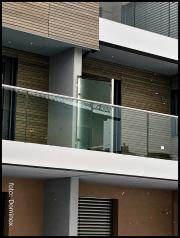 DOMINOX: Inox balkonska ograja s steklenim polnilom (varnostno kaljene steklo)