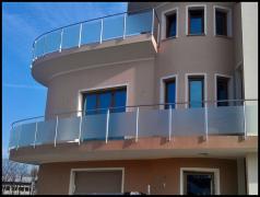 DOMINOX: Inox balkonska ograja s steklenim polnilom  