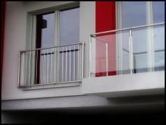 DOMINOX: Inoks balkonska ograja: Polnilo iz kaljenega stekla  
