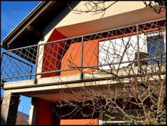 DOMINOX: Balkonska ograja vroče cinkana in prašno barvana