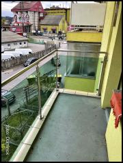 DOMINOX: balkonska inox ograja s steklenim polnilom