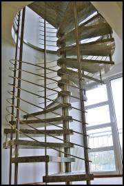 DOMINOX Zahtevna inoks ograja za okrogle stopnice (Inox nosilni steber) 