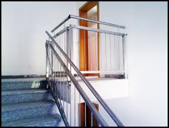 DOMINOX Prenova stanovanja Inox ograje polepšajo stopnišče