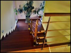 DOMINOX Polirana inox stopniščna ograja z lesenim držalom 