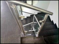 DOMINOX Inoks stopniščna ograja s steklenim polnilom 