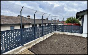 DOMINOX: inox dvoriščna ograja z varnostno mreo